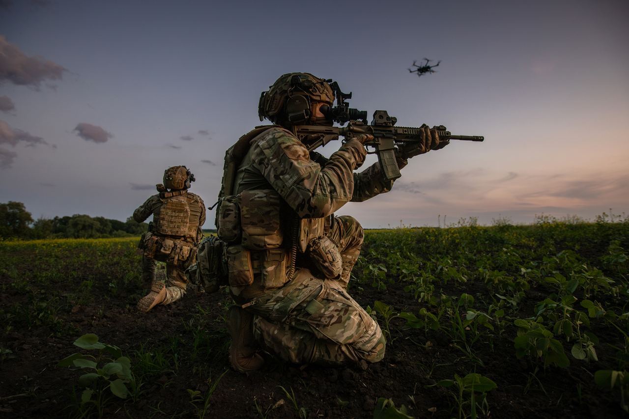 Russian soldiers reveal their locations and intel to lonely online milfs who just want to drink vodak, have good time [Obvious]