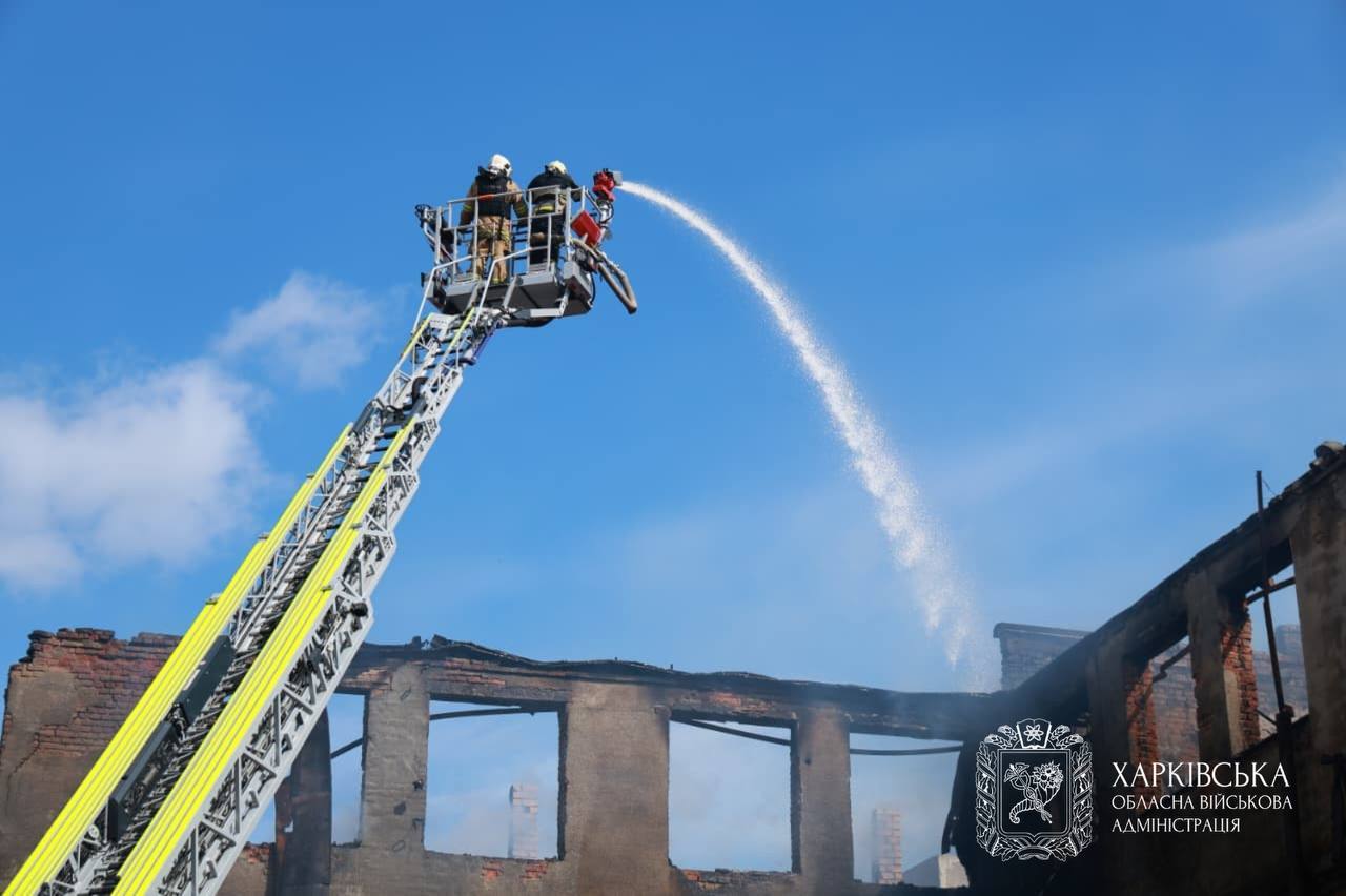Day 1,574 of WW3. Moscow double-taps rescue workers in Kharkiv, destroys a post office sorting center, and tries to burn down a thousand-year old cathedral, but calling russians "orcs" is somehow dehumanizing. This is your Tuesday Ukraine War thread [News]